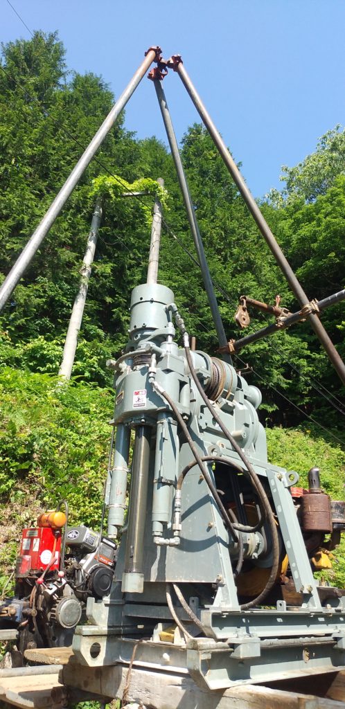 ボーリングマシン